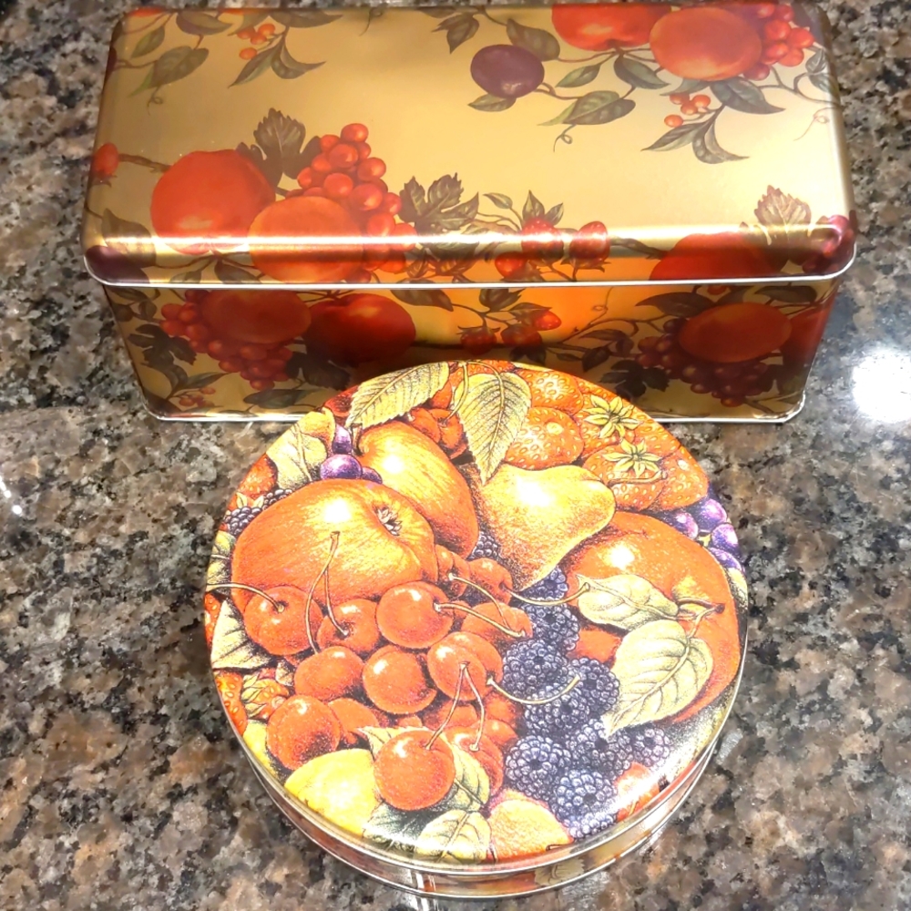 *BOGO* 2 Gorgeous Fruit Tins vintage Swiss colony Harry David Delacre